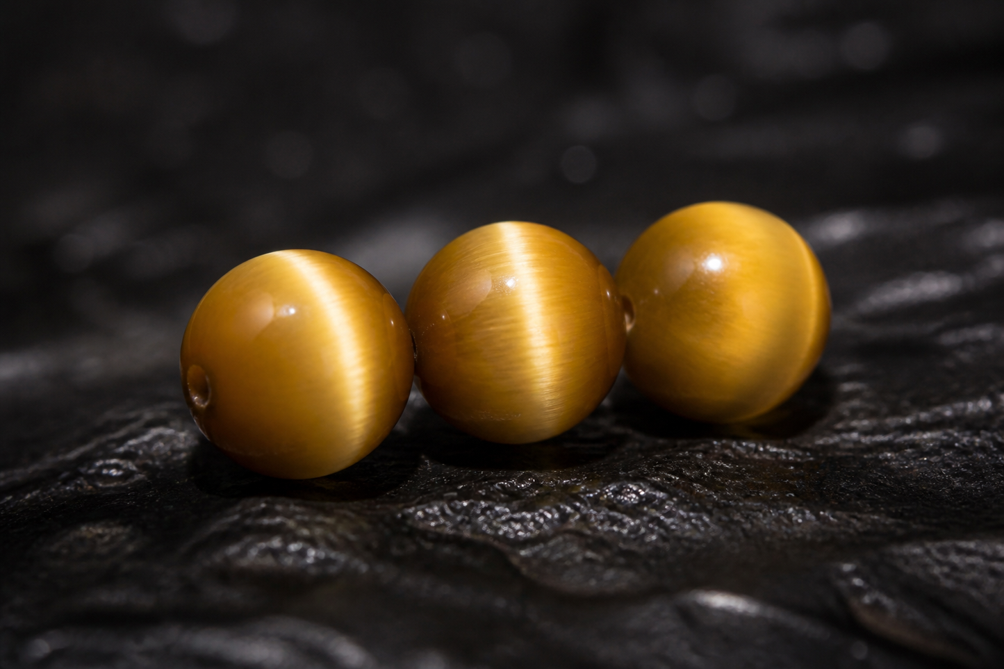 Cat’s Eye Bracelet – Protection, Focus, and Financial Stability