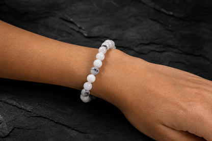 Moonstone Bracelet – Emotional Balance, Intuition, and New Beginnings