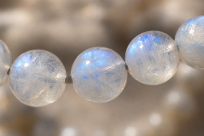 Moonstone Bracelet – Emotional Balance, Feminine Energy, and Intuition